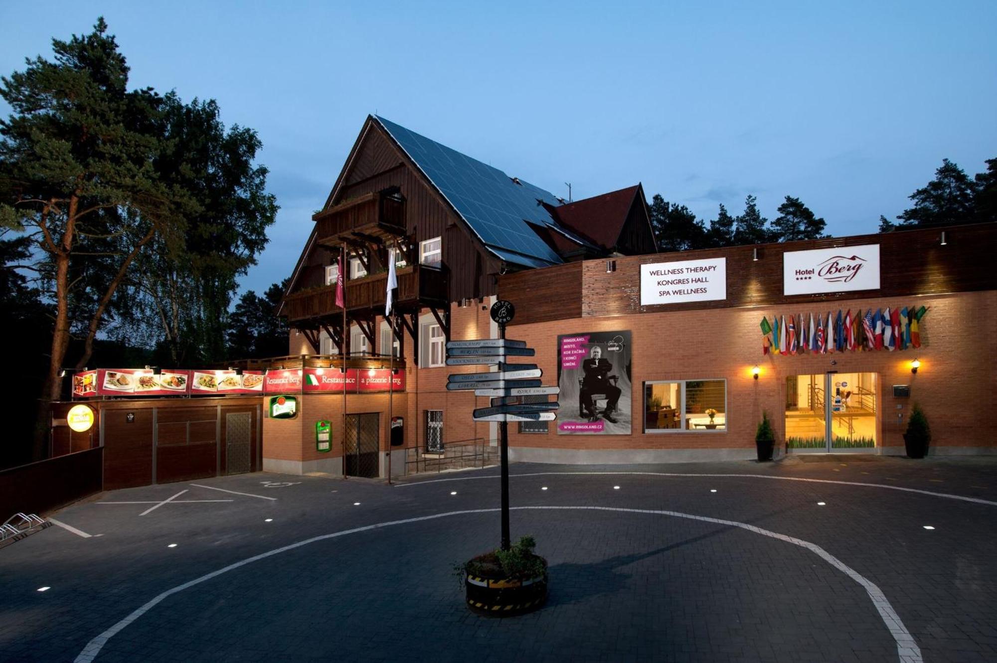 Hotel Berg Stare Splavy Exterior photo